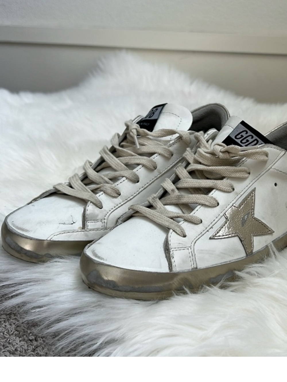 Golden Star Low-Top Sneakers - White with Silver Accents size 37